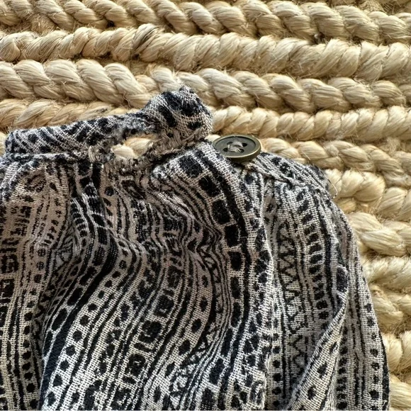 One Teaspoon Top - Picture 5 of 5